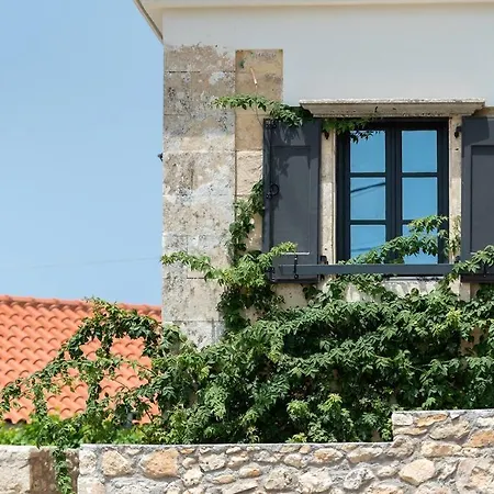 Aiolia Semesterbostad *