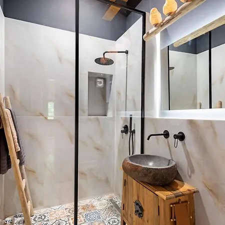 Aiolia Casa vacanze Kondoyenádha